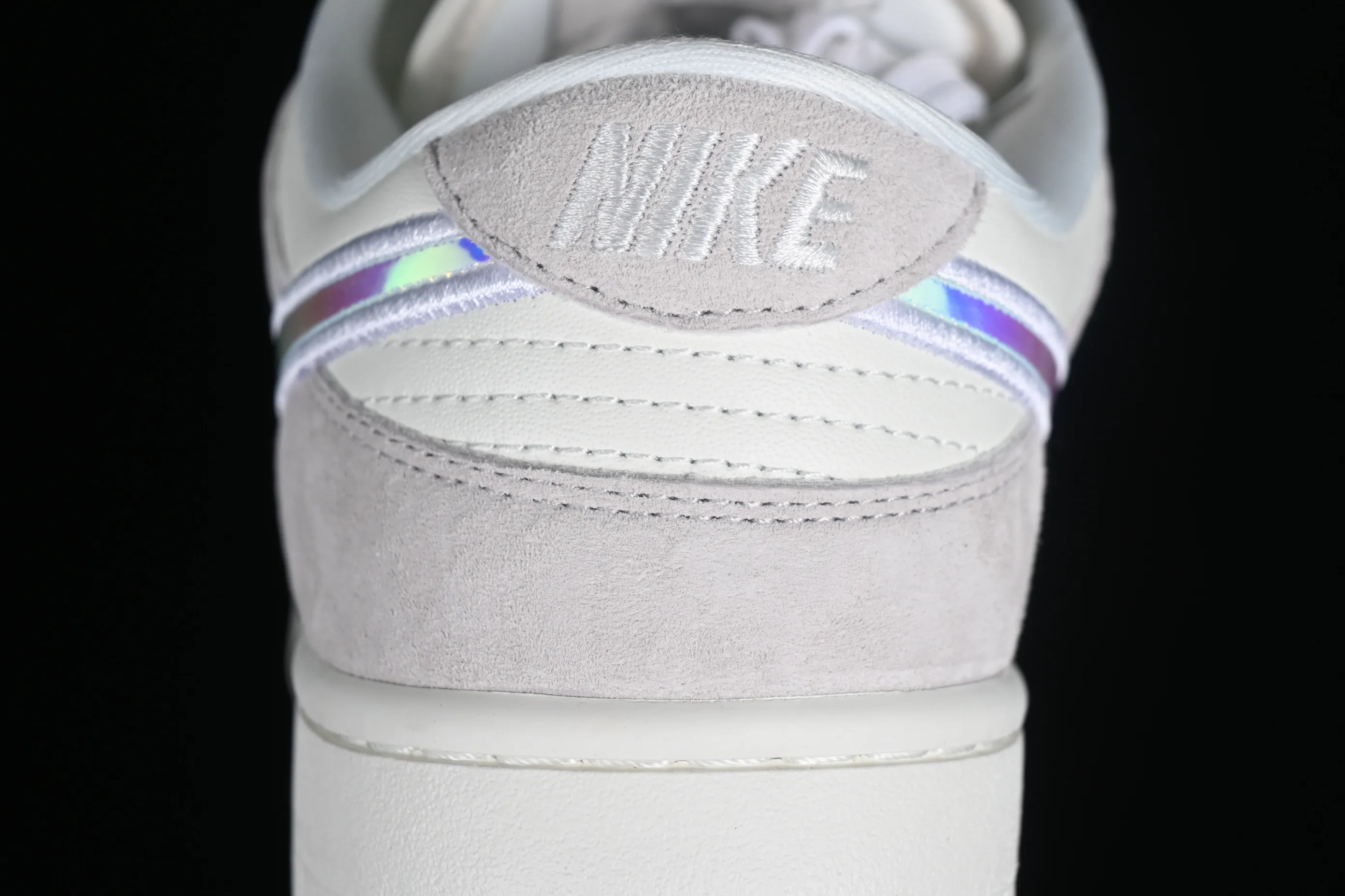 All categories Nk SB Dunk Series Nk SB Dunk Low low-top sneakers Nk Dunk Low "Iridescent Swoosh" beige gray rainbow SB low-top casual sneakers HF5074-133